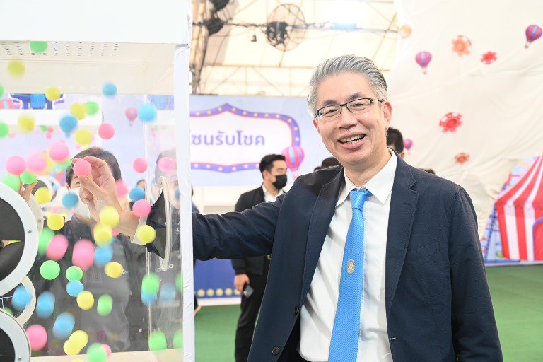 "ปลัดฯ ณัฐพล" ลงพื้นที่สวนลุมพินี เตรียมความพร้อมร้านกาชาดกระทรวงอุตสาหกรรม