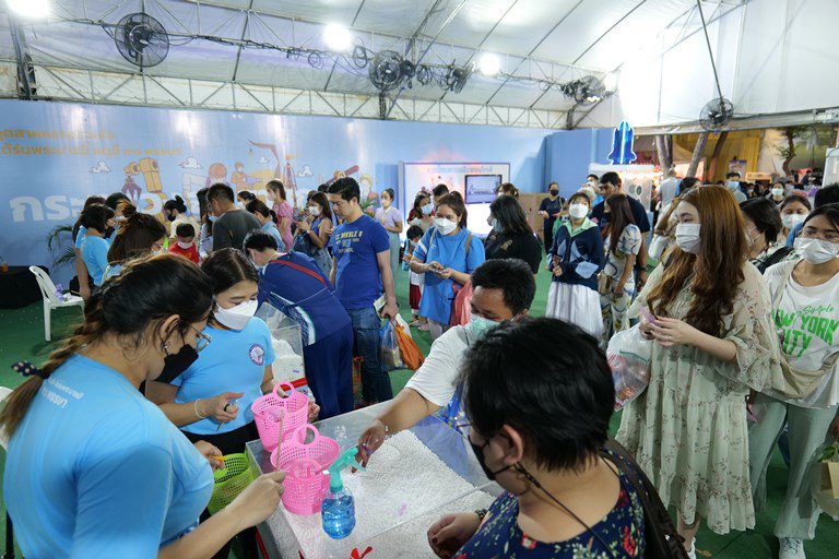 “ปลัดฯ ณัฐพล” ร่วมมอบรางวัลจากร้านกระทรวงอุตสาหกรรม สร้างความสุขให้ประชาชน ในงานกาชาดประจำปี 2565 