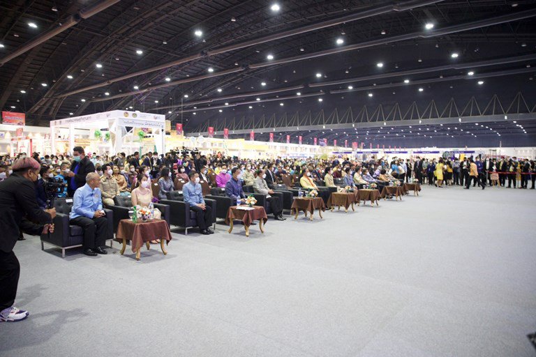 นายกรัฐมนตรี พร้อม ครม. เปิดงาน OTOP City 2022 เยี่ยมชม “ชุมชนดีพร้อม” เป็นจุดแรก ตอบรับธีมงาน “มอบความสุขจากภูมิปัญญา ส่งต่อคุณค่าจากฝีมือคนไทย” ระหว่างวันที่ 17-25 ธันวาคม 2565 ณ อาคารชาเลนเจอร์ 1-3 ศูนย์แสดงสินค้าและการประชุม อิมแพ็ค เมืองทองธานี