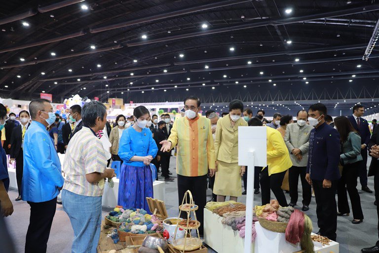 นายกรัฐมนตรี พร้อม ครม. เปิดงาน OTOP City 2022 เยี่ยมชม “ชุมชนดีพร้อม” เป็นจุดแรก ตอบรับธีมงาน “มอบความสุขจากภูมิปัญญา ส่งต่อคุณค่าจากฝีมือคนไทย” ระหว่างวันที่ 17-25 ธันวาคม 2565 ณ อาคารชาเลนเจอร์ 1-3 ศูนย์แสดงสินค้าและการประชุม อิมแพ็ค เมืองทองธานี