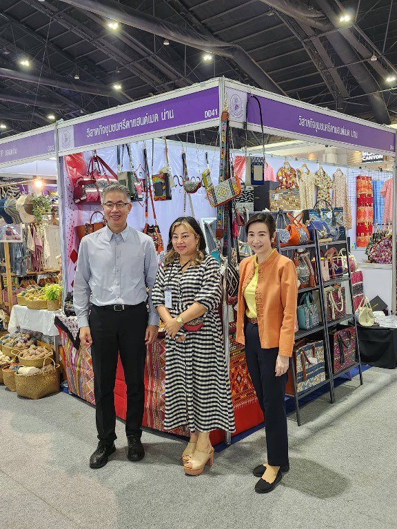 ปลัดฯ ณัฐพล รุดให้กำลังใจผู้ประกอบการในงาน OTOP City 2022 