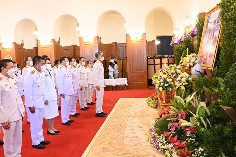 ปลัดฯ ณัฐพล นำคณะผู้บริหาร ก.อุตฯ ลงนามถวายพระพรพระบาทสมเด็จพระเจ้าอยู่หัวและสมเด็จพระนางเจ้าฯ พระบรมราชินี เนื่องในโอกาสวันขึ้นปีใหม่ พุทธศักราช 2566