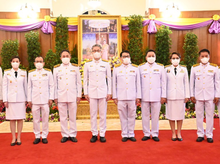 ปลัดฯ ณัฐพล นำคณะผู้บริหาร ก.อุตฯ ลงนามถวายพระพรพระบาทสมเด็จพระเจ้าอยู่หัวและสมเด็จพระนางเจ้าฯ พระบรมราชินี เนื่องในโอกาสวันขึ้นปีใหม่ พุทธศักราช 2566