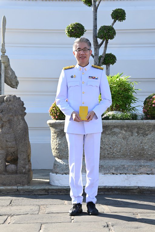 ปลัดฯ ณัฐพล นำคณะผู้บริหาร ก.อุตฯ ลงนามถวายพระพรพระบาทสมเด็จพระเจ้าอยู่หัวและสมเด็จพระนางเจ้าฯ พระบรมราชินี เนื่องในโอกาสวันขึ้นปีใหม่ พุทธศักราช 2566