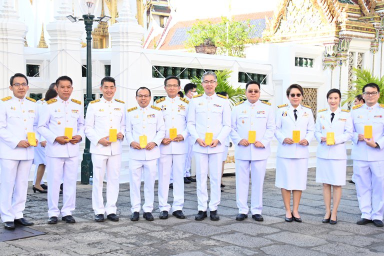ปลัดฯ ณัฐพล นำคณะผู้บริหาร ก.อุตฯ ลงนามถวายพระพรพระบาทสมเด็จพระเจ้าอยู่หัวและสมเด็จพระนางเจ้าฯ พระบรมราชินี เนื่องในโอกาสวันขึ้นปีใหม่ พุทธศักราช 2566