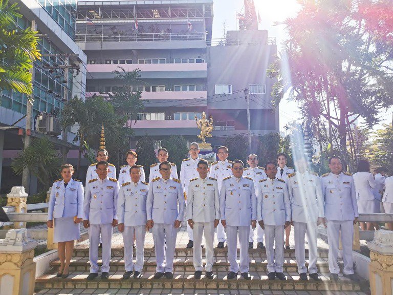 ปลัดฯ ณัฐพล นำคณะผู้บริหาร ก.อุตฯ ลงนามถวายพระพรพระบาทสมเด็จพระเจ้าอยู่หัวและสมเด็จพระนางเจ้าฯ พระบรมราชินี เนื่องในโอกาสวันขึ้นปีใหม่ พุทธศักราช 2566
