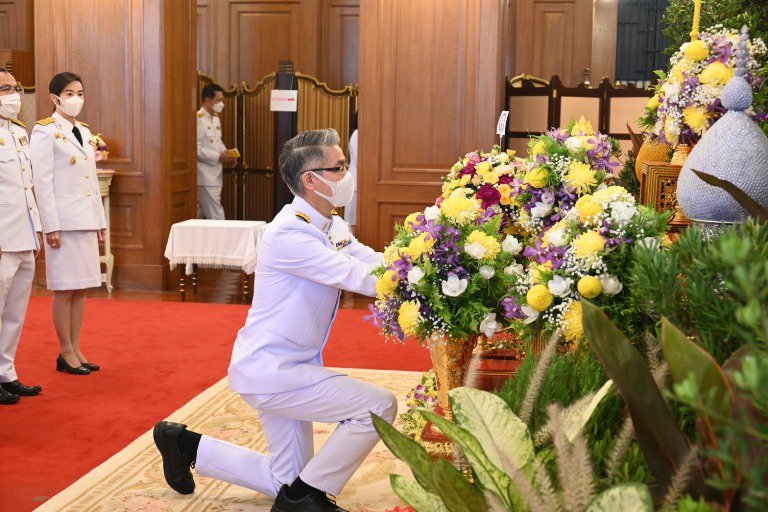 ปลัดฯ ณัฐพล นำคณะผู้บริหาร ก.อุตฯ ลงนามถวายพระพรพระบาทสมเด็จพระเจ้าอยู่หัวและสมเด็จพระนางเจ้าฯ พระบรมราชินี เนื่องในโอกาสวันขึ้นปีใหม่ พุทธศักราช 2566