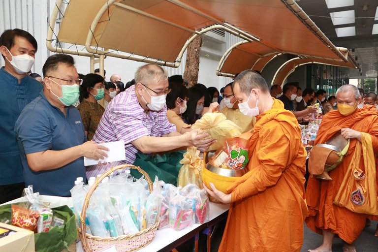 กระทรวงอุตสาหกรรม เปิดศักราชใหม่ปี 2566 จัดพิธีทำบุญตักบาตร เสริมสิริมงคลต้นปีใหม่ 