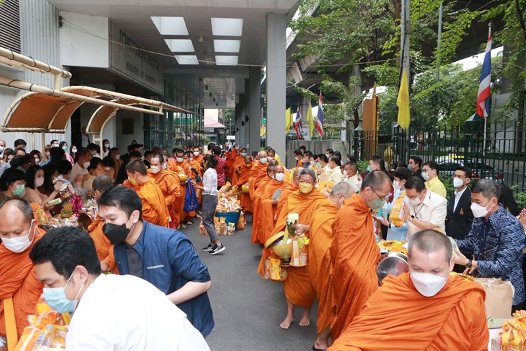 กระทรวงอุตสาหกรรม เปิดศักราชใหม่ปี 2566 จัดพิธีทำบุญตักบาตร เสริมสิริมงคลต้นปีใหม่ 