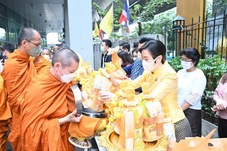 กระทรวงอุตสาหกรรม เปิดศักราชใหม่ปี 2566 จัดพิธีทำบุญตักบาตร เสริมสิริมงคลต้นปีใหม่ 