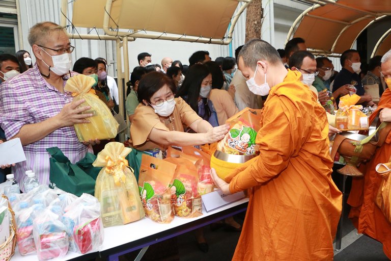 กระทรวงอุตสาหกรรม เปิดศักราชใหม่ปี 2566 จัดพิธีทำบุญตักบาตร เสริมสิริมงคลต้นปีใหม่ 