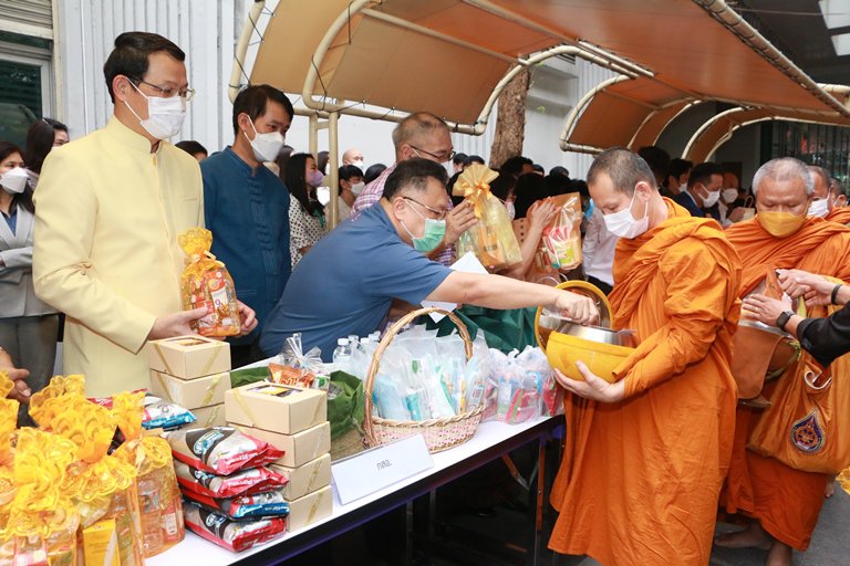 กระทรวงอุตสาหกรรม เปิดศักราชใหม่ปี 2566 จัดพิธีทำบุญตักบาตร เสริมสิริมงคลต้นปีใหม่ 