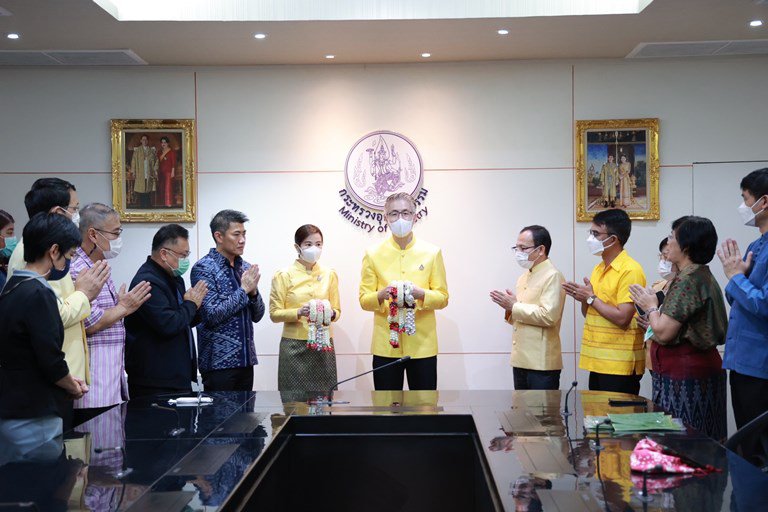 อธิบดีใบน้อย นำคณะผู้บริหารและเจ้าหน้าที่ร่วมอวยพรปีใหม่ผู้บริหารกระทรวงอุตสาหกรรม