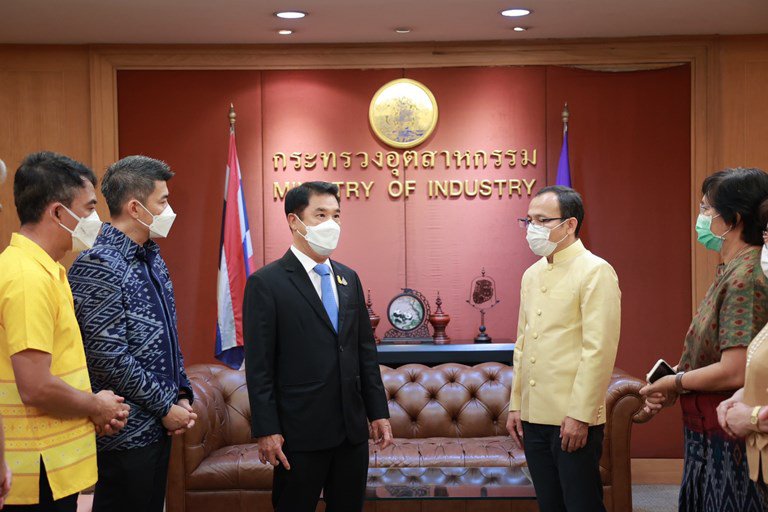 อธิบดีใบน้อย นำคณะผู้บริหารและเจ้าหน้าที่ร่วมอวยพรปีใหม่ผู้บริหารกระทรวงอุตสาหกรรม