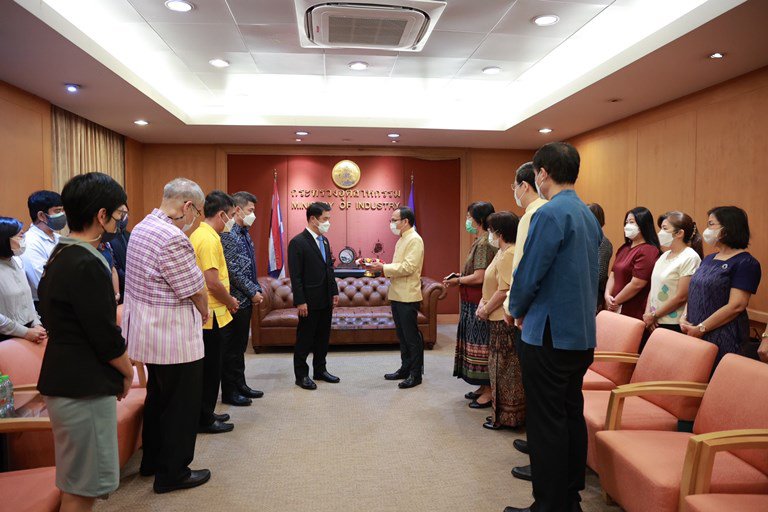 อธิบดีใบน้อย นำคณะผู้บริหารและเจ้าหน้าที่ร่วมอวยพรปีใหม่ผู้บริหารกระทรวงอุตสาหกรรม