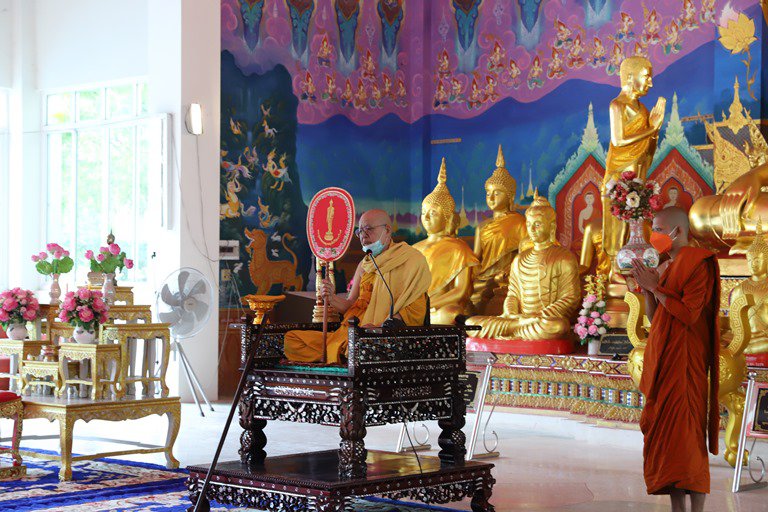 "อธิบดีใบน้อย" นำทีมดีพร้อมเข้าวัด ฟังธรรม ทำบุญสุขใจ ถวายสังฆทาน 