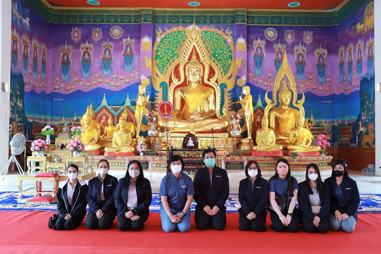 "อธิบดีใบน้อย" นำทีมดีพร้อมเข้าวัด ฟังธรรม ทำบุญสุขใจ ถวายสังฆทาน 