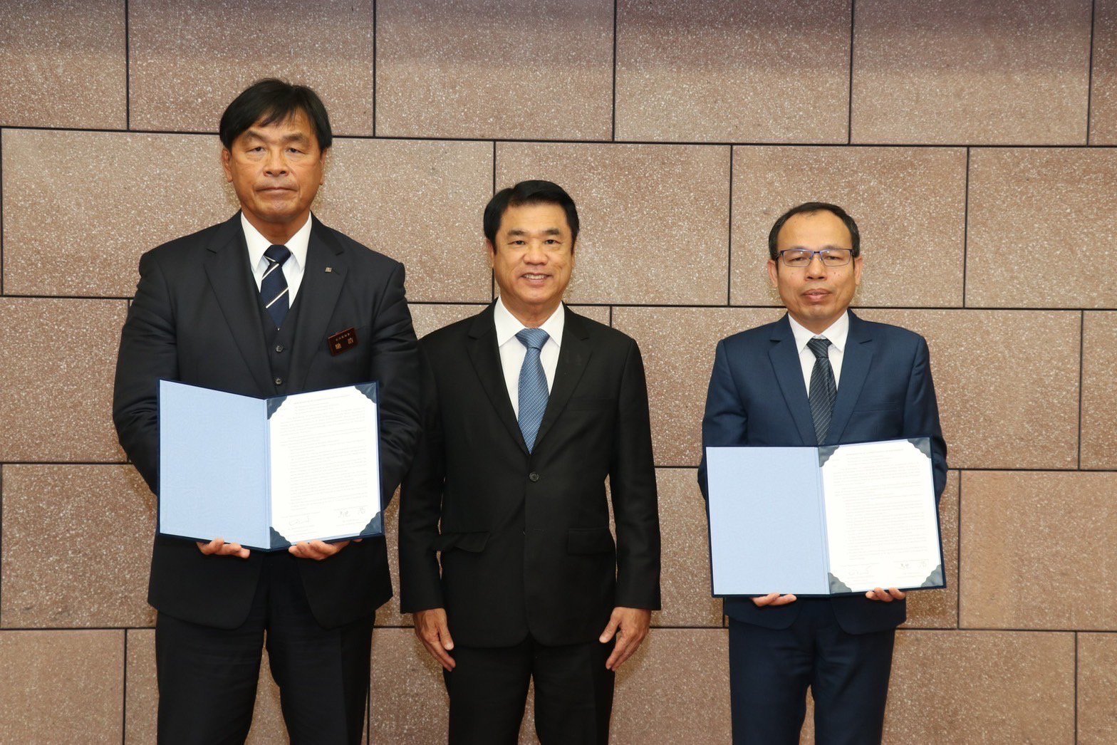 รัฐมนตรี “สุริยะ” นำทัพบุกญี่ปุ่น มุ่งพัฒนาอุตสาหกรรมระหว่างประเทศ หนุนดีพร้อมจับมือ อิชิกาวะ พร้อมดัน กนอ. ดึงนักลงทุนญี่ปุ่นเข้าไทย