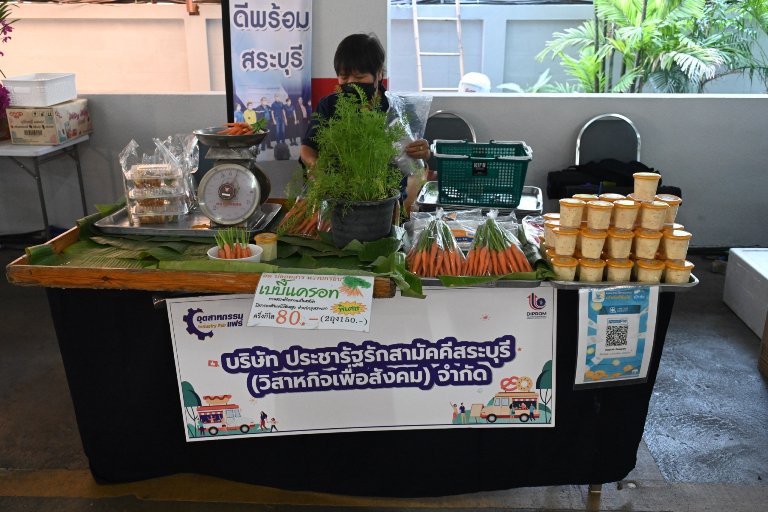 ปลัดฯ ณัฐพล นำทีม MIND เยี่ยมชมพร้อมให้กำลังใจผู้ประกอบการในงาน "อุตสาหกรรมแฟร์" 
