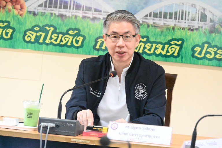 ปลัดฯ ณัฐพล รุดตรวจเยี่ยม สอจ.ลำพูน พร้อมผลักดันโรงงานขนาดใหญ่ให้เป็น Hero ช่วยเหลือชุมชนให้ดีพร้อม 
