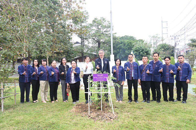 ปลัดฯ ณัฐพล รุดตรวจเยี่ยม สอจ.ลำพูน พร้อมผลักดันโรงงานขนาดใหญ่ให้เป็น Hero ช่วยเหลือชุมชนให้ดีพร้อม 
