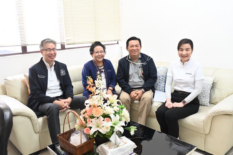 ปลัดฯ ณัฐพล รุดตรวจเยี่ยม สอจ.ลำพูน พร้อมผลักดันโรงงานขนาดใหญ่ให้เป็น Hero ช่วยเหลือชุมชนให้ดีพร้อม 