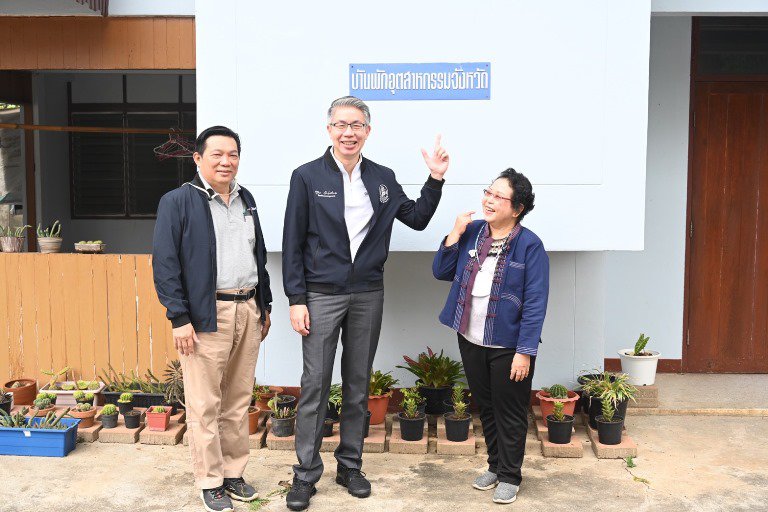 ปลัดฯ ณัฐพล รุดตรวจเยี่ยม สอจ.ลำพูน พร้อมผลักดันโรงงานขนาดใหญ่ให้เป็น Hero ช่วยเหลือชุมชนให้ดีพร้อม 