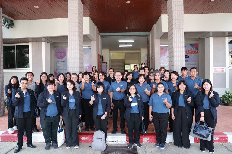 “อธิบดีใบน้อย” ลงพื้นที่สุพรรณบุรี ตรวจเยี่ยมและมอบแนวทางการปฏิบัติงานแก่บุคลากรดีพร้อมเซ็นเตอร์ 8