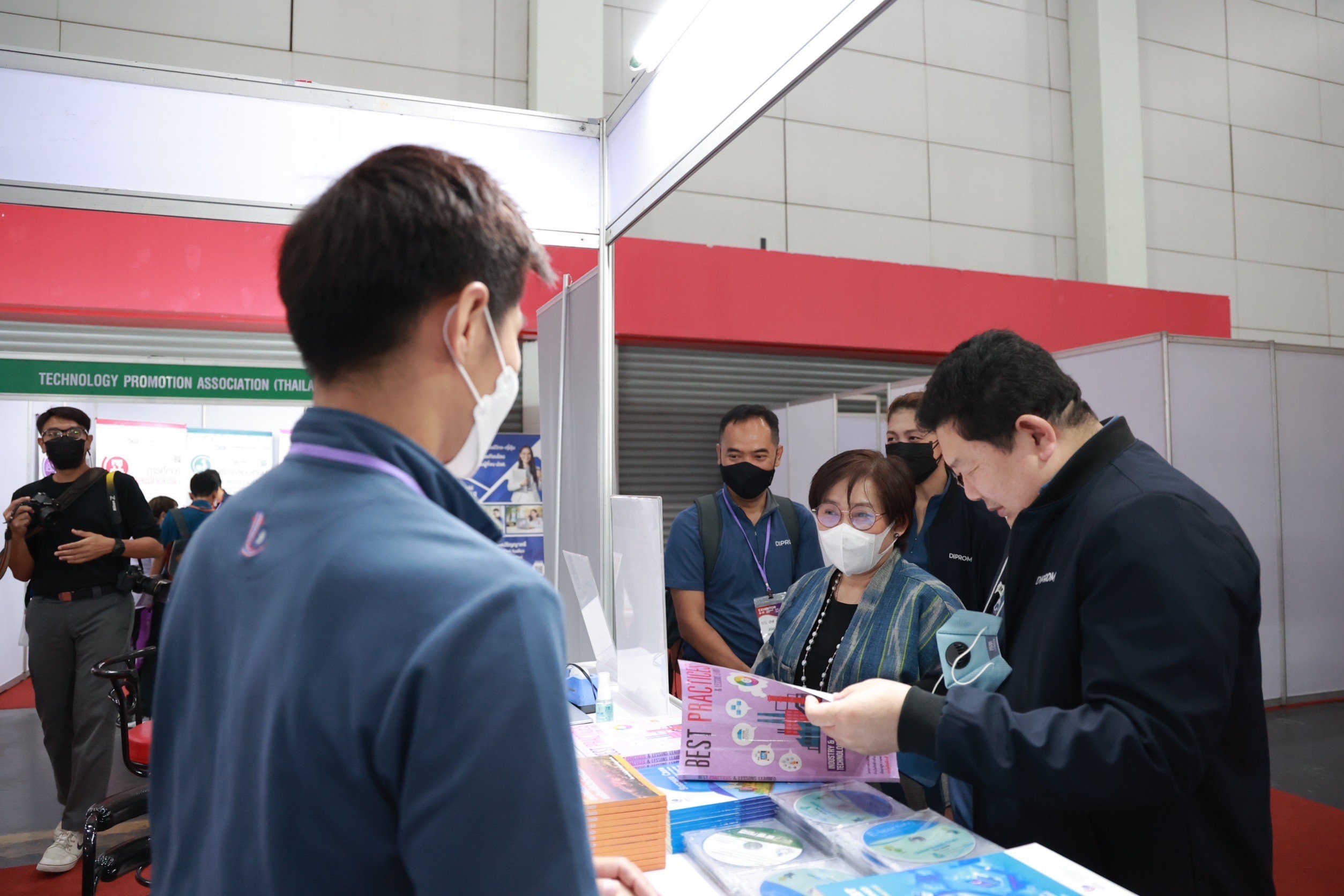 ดีพร้อม ตบเท้าเข้าร่วมงาน TIF & FOOD PACK ASIA 2023 จัดกิจกรรมเสริมองค์ความรู้ด้านโลจิสติกส์