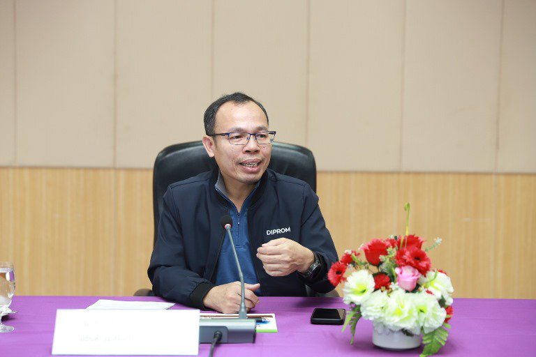“อธิบดีใบน้อย” ลงพื้นที่อุดรธานี ตรวจเยี่ยมและมอบแนวทางการปฏิบัติงานแก่บุคลากรดีพร้อมเซ็นเตอร์ 4