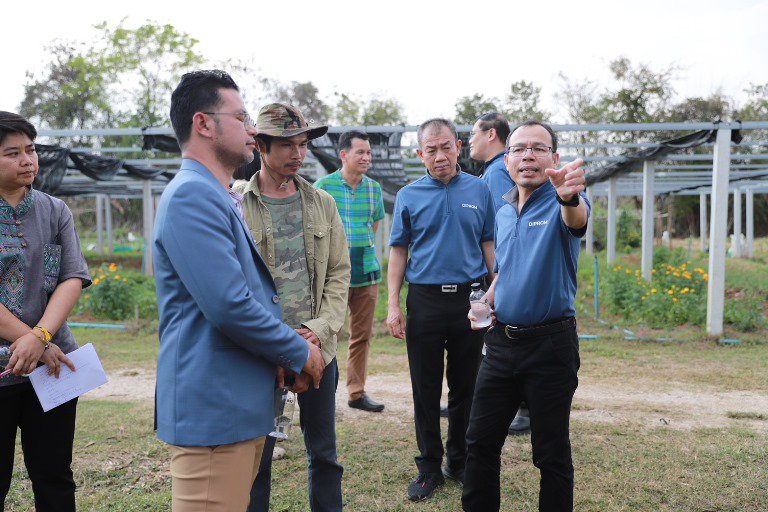 ดีพร้อม ลงพื้นที่เยี่ยมชุมชนดีพร้อมด้านการแปรรูปสมุนไพร