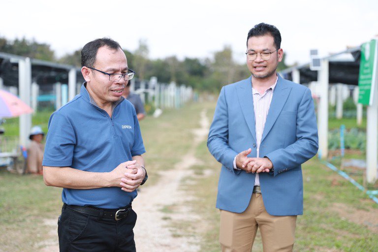 ดีพร้อม ลงพื้นที่เยี่ยมชุมชนดีพร้อมด้านการแปรรูปสมุนไพร