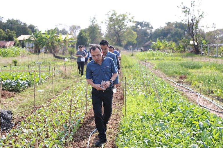 ดีพร้อม ลงพื้นที่เยี่ยมชุมชนดีพร้อมด้านการแปรรูปสมุนไพร