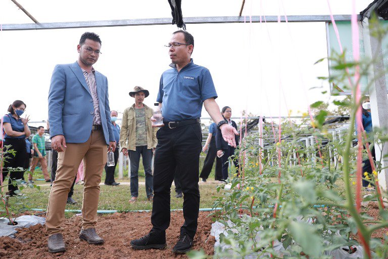 ดีพร้อม ลงพื้นที่เยี่ยมชุมชนดีพร้อมด้านการแปรรูปสมุนไพร