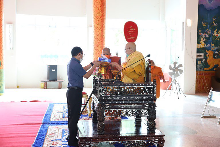 "อธิบดีใบน้อย" นำทีมดีพร้อมเข้าวัด ฟังธรรม ทำบุญสุขใจ ถวายสังฆทาน” 