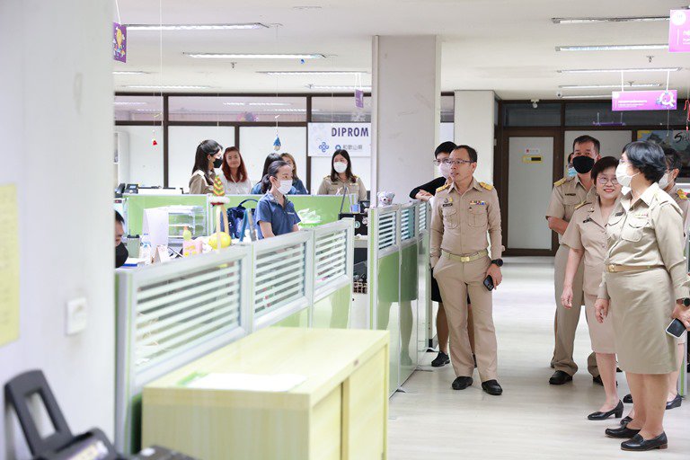 อสอ.ใบน้อย ควง รสอ.สุชาดา ตรวจเยี่ยมพื้นที่ทำงานอาคารดีพร้อม พระราม 6 