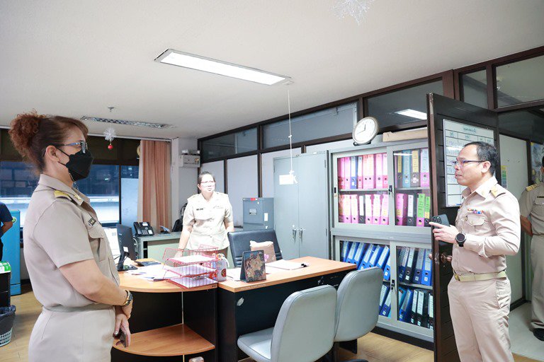 อสอ.ใบน้อย ควง รสอ.สุชาดา ตรวจเยี่ยมพื้นที่ทำงานอาคารดีพร้อม พระราม 6 