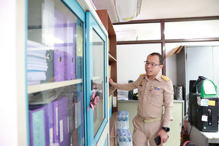 อสอ.ใบน้อย ควง รสอ.สุชาดา ตรวจเยี่ยมพื้นที่ทำงานอาคารดีพร้อม พระราม 6 ตามหลัก  5 ส.  เครื่องมือที่สร้างความระเบียบเรียบร้อยในองค์กร