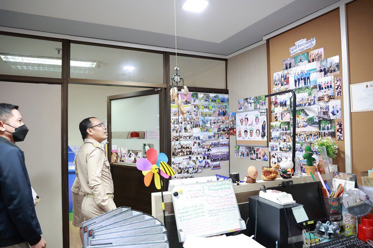 อสอ.ใบน้อย ควง รสอ.สุชาดา ตรวจเยี่ยมพื้นที่ทำงานอาคารดีพร้อม พระราม 6 ตามหลัก  5 ส.  เครื่องมือที่สร้างความระเบียบเรียบร้อยในองค์กร
