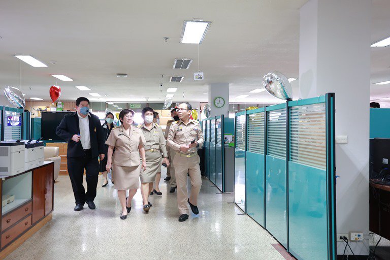 อสอ.ใบน้อย ควง รสอ.สุชาดา ตรวจเยี่ยมพื้นที่ทำงานอาคารดีพร้อม พระราม 6 ตามหลัก  5 ส.  เครื่องมือที่สร้างความระเบียบเรียบร้อยในองค์กร