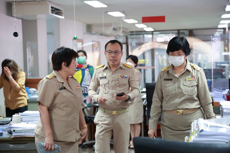 อสอ.ใบน้อย ควง รสอ.สุชาดา ตรวจเยี่ยมพื้นที่ทำงานอาคารดีพร้อม พระราม 6 ตามหลัก  5 ส.  เครื่องมือที่สร้างความระเบียบเรียบร้อยในองค์กร