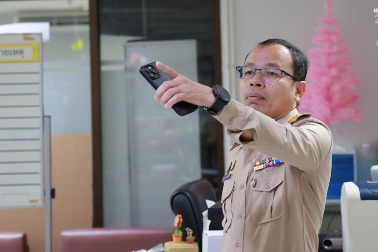 อสอ.ใบน้อย ควง รสอ.สุชาดา ตรวจเยี่ยมพื้นที่ทำงานอาคารดีพร้อม พระราม 6 ตามหลัก  5 ส.  เครื่องมือที่สร้างความระเบียบเรียบร้อยในองค์กร
