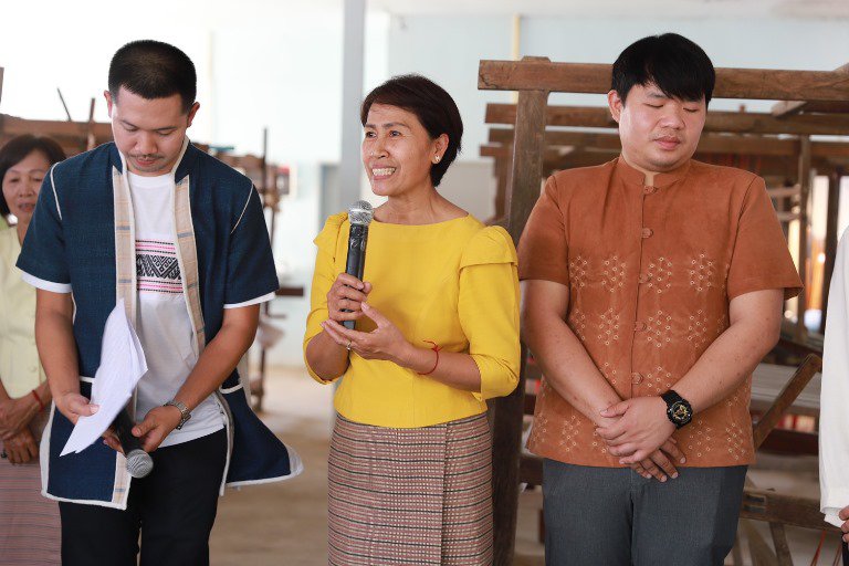 “อธิบดีใบน้อย” นำคณะดีพร้อม ลงพื้นที่เพชรบูรณ์ เยี่ยมชนกลุ่มทอผ้าฯ เดินหน้าอัพสกิลสู่ชุมชนดีพร้อม