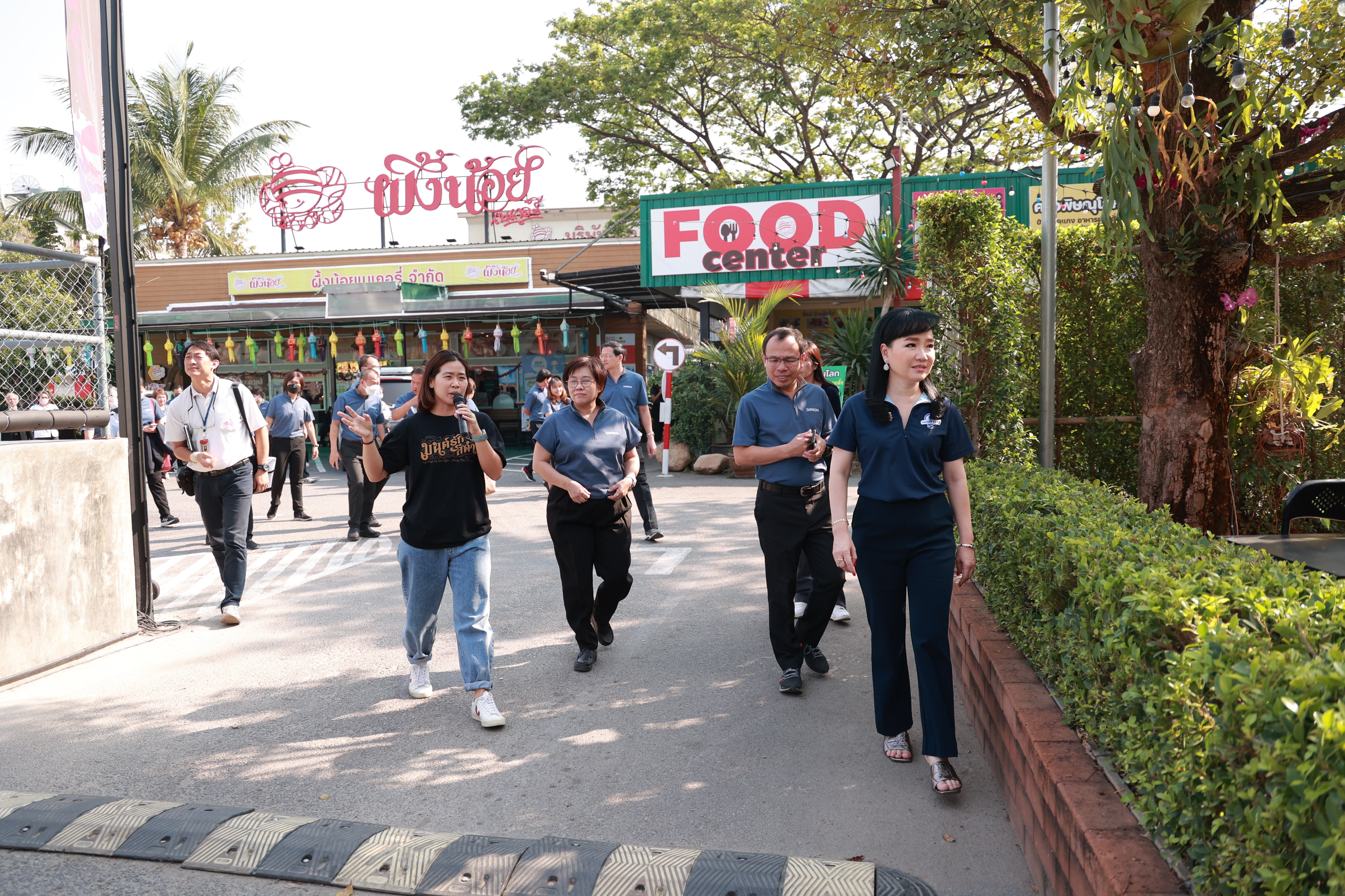ดีพร้อม ลงพื้นที่เยี่ยมชมสถานประกอบการเบเกอรี่รายใหญ่ภาคเหนือ ต้นแบบ “โมเดลชุมชนดีพร้อม” และ “ดีพร้อมฮีโร่” 