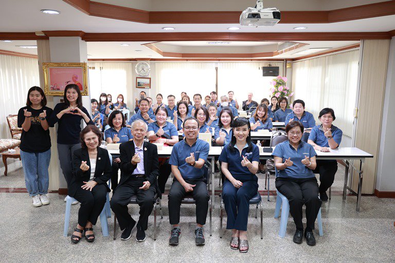 ดีพร้อม ลงพื้นที่เยี่ยมชมสถานประกอบการเบเกอรี่รายใหญ่ภาคเหนือ ต้นแบบ “โมเดลชุมชนดีพร้อม” และ “ดีพร้อมฮีโร่” 