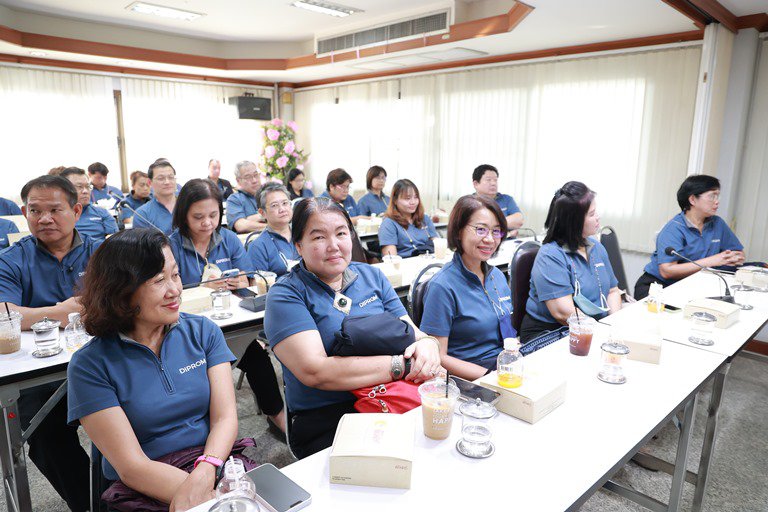 ดีพร้อม ลงพื้นที่เยี่ยมชมสถานประกอบการเบเกอรี่รายใหญ่ภาคเหนือ ต้นแบบ “โมเดลชุมชนดีพร้อม” และ “ดีพร้อมฮีโร่” 