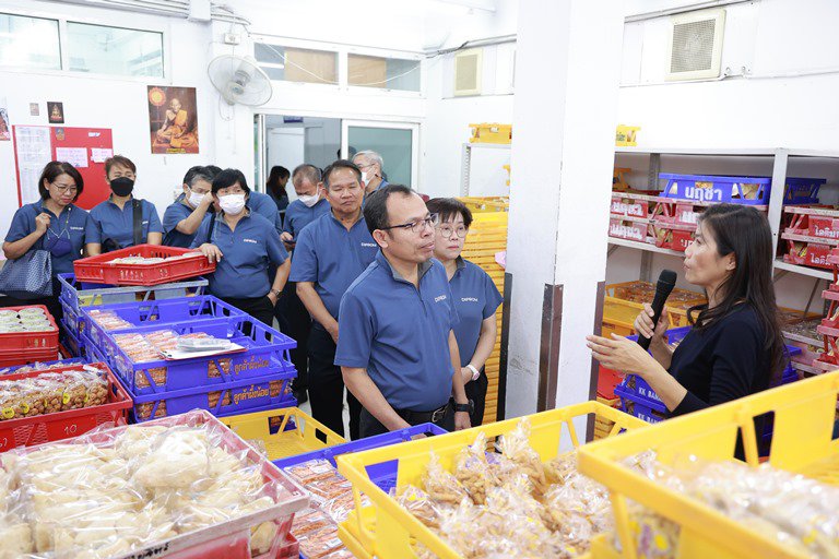 ดีพร้อม ลงพื้นที่เยี่ยมชมสถานประกอบการเบเกอรี่รายใหญ่ภาคเหนือ ต้นแบบ “โมเดลชุมชนดีพร้อม” และ “ดีพร้อมฮีโร่” 