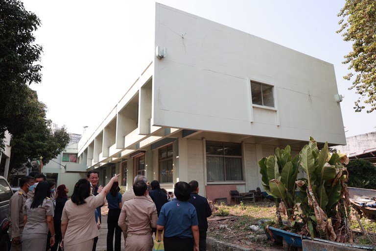 “อธิบดีใบน้อย” ลงพื้นที่พระรามที่ 4 ตรวจเยี่ยมภูมิทัศน์สำนักงานดีพร้อม เร่งเดินหน้าปรับภูมิทัศน์การทำงานให้ดียิ่งขึ้น