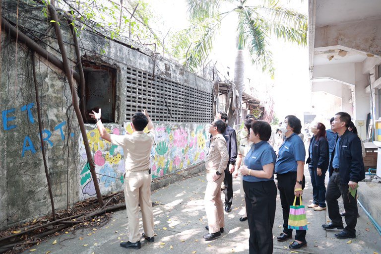 “อธิบดีใบน้อย” ลงพื้นที่พระรามที่ 4 ตรวจเยี่ยมภูมิทัศน์สำนักงานดีพร้อม เร่งเดินหน้าปรับภูมิทัศน์การทำงานให้ดียิ่งขึ้น