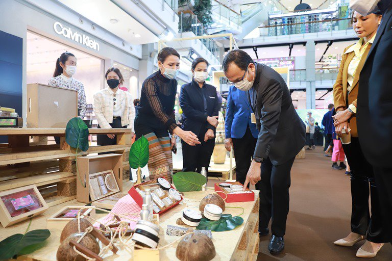 “ดีพร้อม” โชว์เคส 6 ชุมชนนำร่อง อัพสกิลขึ้นแท่นผลิตภัณฑ์ไทยชั้นเลิศ